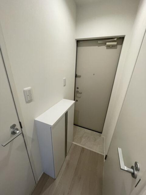 【玄関】 | ＫＡｒｅｓｉｄｅｎｃｅ西日暮里 | すまいの印象と密な関係、玄関…