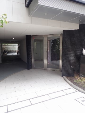 プライマル上野EASTのエントランス