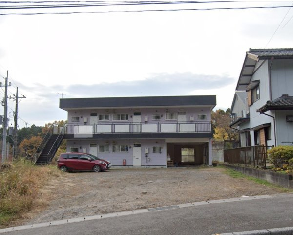 群馬県渋川市　一棟アパートの駐車場