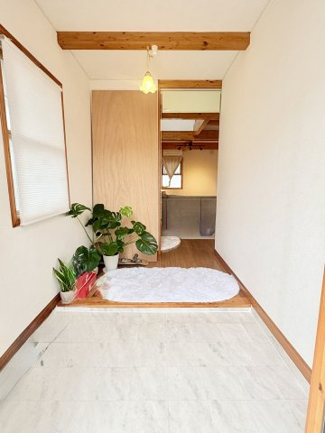 売中古戸建　中央区雄踏町宇布見の玄関|広々とした玄関です。