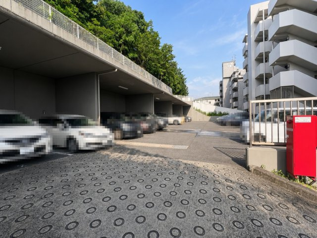 ロイヤルクレスト天白土原の駐車場|敷地内駐車場！
