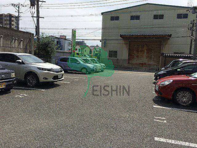カマラード吉塚の駐車場