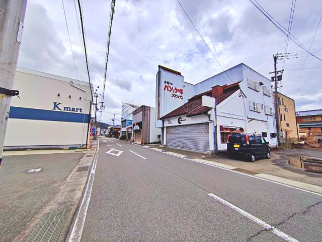 店舗付中古戸建　有田郡有田川町大字徳田の前面道路含む現地写真