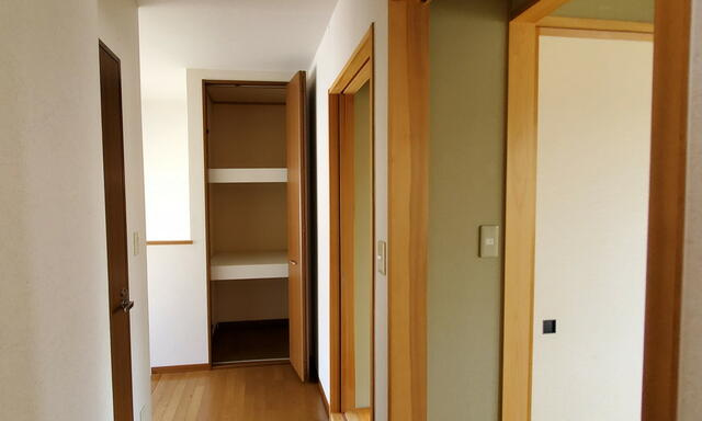 宇都宮市泉が丘5丁目　5ＳＤＫ　中古住宅の収納|２階ホール①