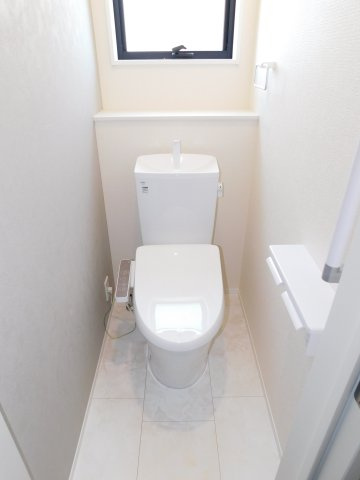 名古屋市港区秋葉１丁目の新築一戸建のトイレ|◇トイレ◇　　１・２階シャワートイレ　節水タイプ