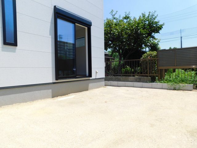 名古屋市港区秋葉１丁目の新築一戸建の庭|◇庭◇　　ガーデニングやお子様の遊び場など、家族で楽しめる広い庭付き♪