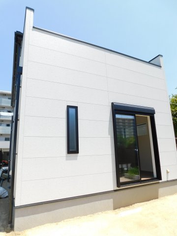 名古屋市港区秋葉１丁目の新築一戸建の外観|☆最終１棟☆　新価格！！いつでもご案内できます♪（お問合せ当日、平日、水曜、夜間でもＯＫ）　敷地４０．７７坪！　長期優良住宅♪　駐車並列２台ＯＫ　南に庭♪　収納豊富なプラン♪　イオンモール徒歩１０分！