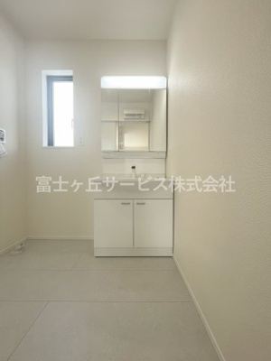【独立洗面台】 | 島田市御仮屋町 新築一戸建て A号棟 | 独立洗面台、朝の身支度には欠かせません