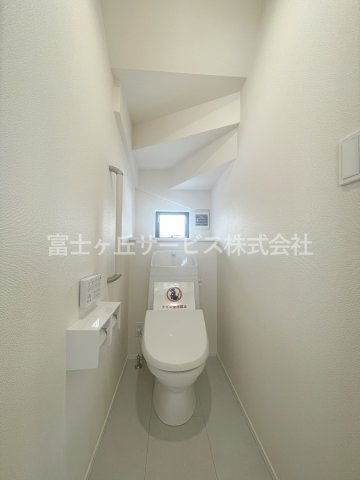 【トイレ】 | 島田市御仮屋町 新築一戸建て A号棟 | 1階トイレです