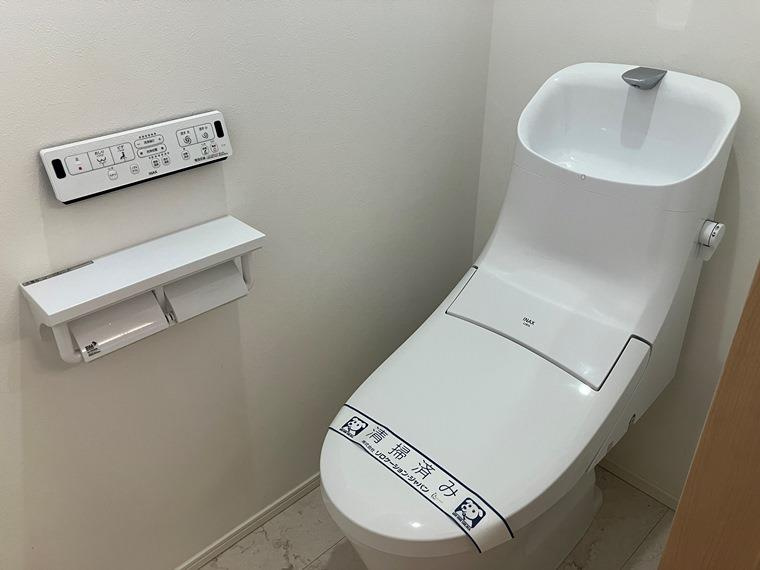 春江町戸建のトイレ