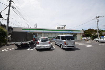 ファミリーマートさいたま日進町南店 174m