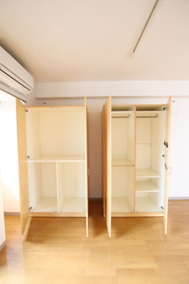★★お洋服を掛けて収納できる可動式クローゼット★