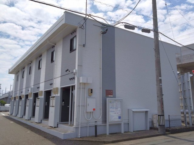 レオパレスリビエールの外観
