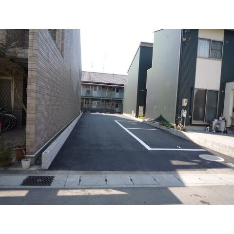 天王町13番駐車場の駐車場