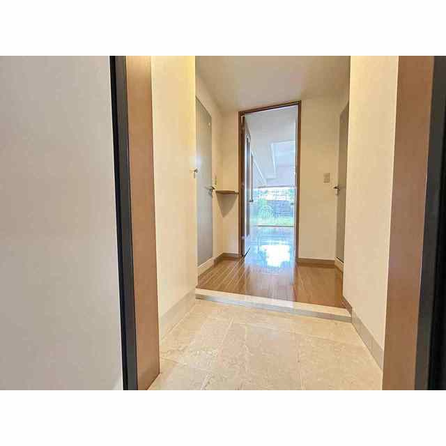 ティアラ川村の玄関