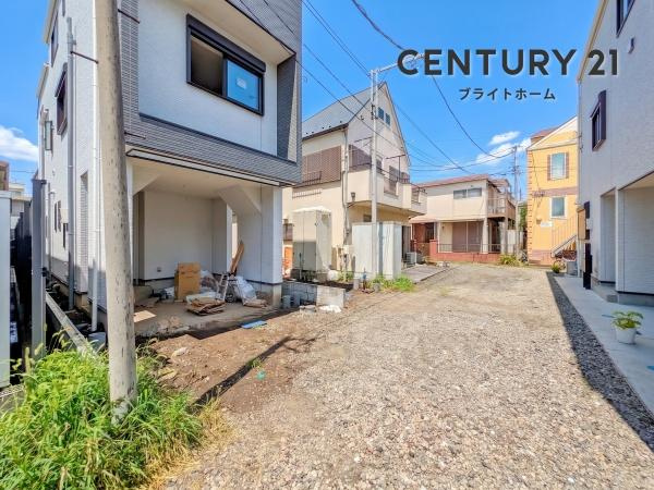 横浜市鶴見区下末吉２丁目の新築一戸建の前面道路含む現地写真|陽当りの良さ、住環境を現地にてご確認下さい！
周辺環境も合わせてご案内させていただきます！