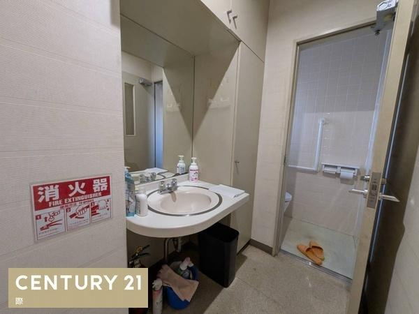 和歌山市有家　診療所の独立洗面台
