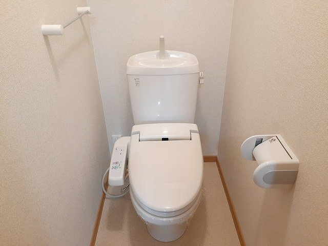 ヴィラ・リーブズ　Ｃのトイレ|シンプルで使いやすいトイレです