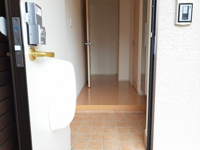 シェル・トゥールＡの玄関|明るい玄関です