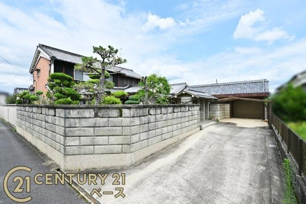 磯城郡三宅町大字伴堂の中古一戸建の駐車場|■現地撮影写真■駐車スペースは３台可！来客時なども安心です！