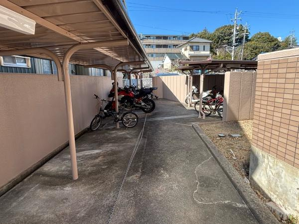 シャトー岡崎Ⅲ番館のその他共用部分|駐輪場です。