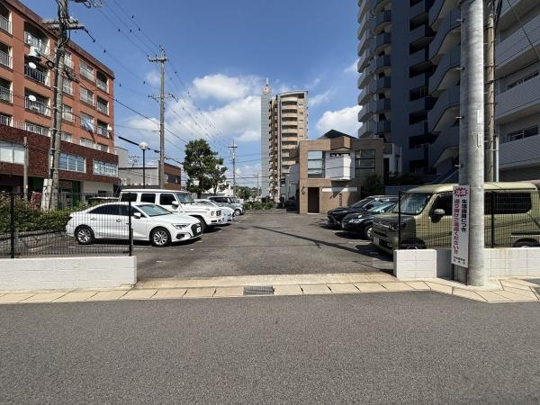 エスポア岡崎の駐車場|敷地内駐車場です。