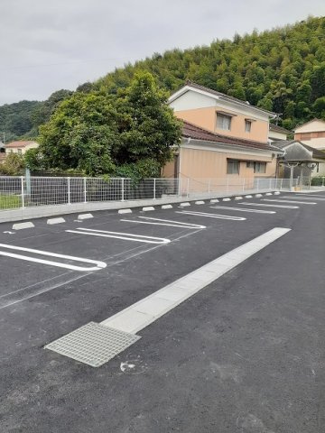ルッコラの駐車場