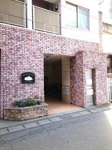 クレスト呉服町のエントランス