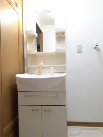 クレスト呉服町の洗面所