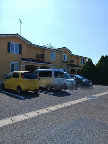 シェーヌⅢの駐車場