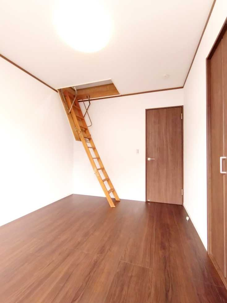 足立区入谷二丁目戸建の洋室