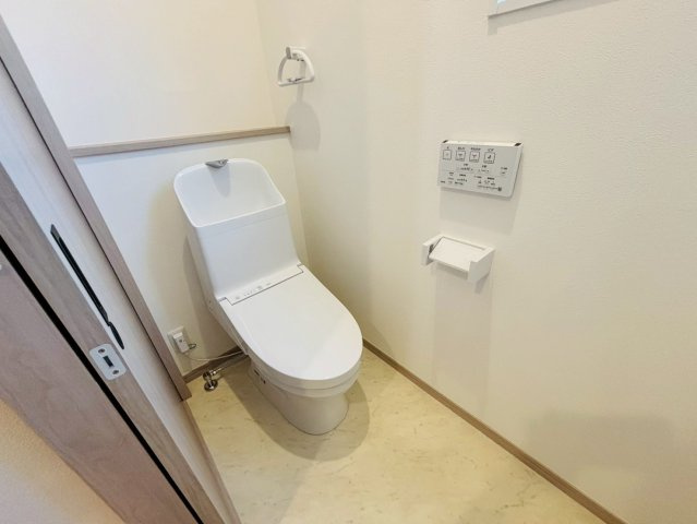 七栄　新築平屋戸建て　２号棟のトイレ