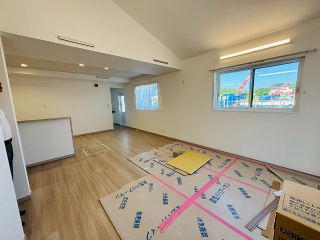 七栄　新築平屋戸建て　２号棟の居間・リビング