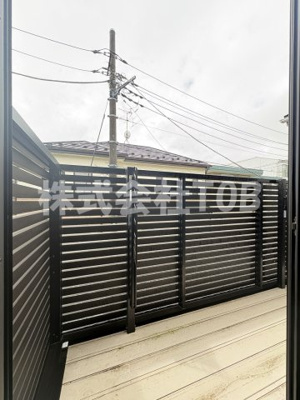 【バルコニー】 | 世田谷区宮坂１丁目戸建-再契約型- | 2F※クリーニング完了前※
