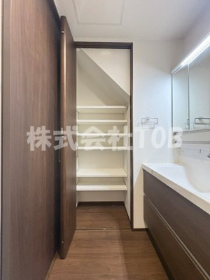 【収納】 | 世田谷区宮坂１丁目戸建-再契約型- | 1F　脱衣スペース　収納※クリーニング完了前※