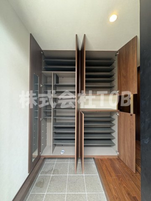 【収納】 | 世田谷区宮坂１丁目戸建-再契約型- | 1F　シューズBOX※クリーニング完了前※