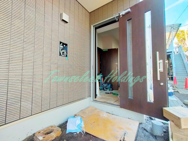 藤沢市亀井野１丁目の賃貸マンションのエントランス