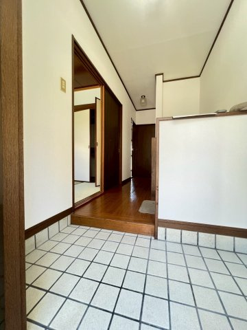 東垂水町貸家の玄関