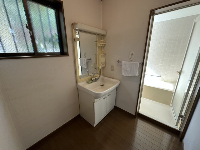 中古住宅　細畑4丁目の洗面所