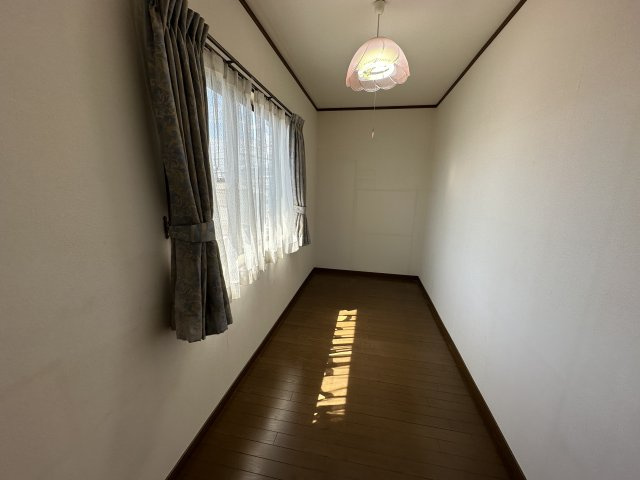 中古住宅　細畑4丁目の玄関|２階納戸