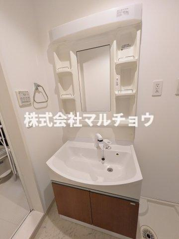 メティーアの洗面所|ゆったりとスペースのある洗面所