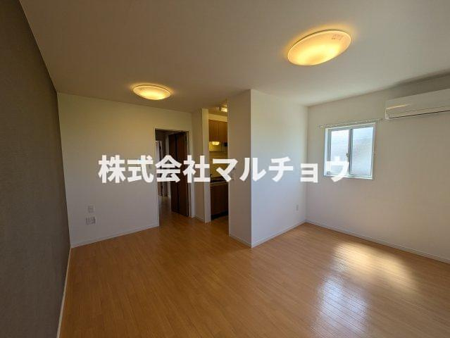メティーアの居間・リビング|こちらの居間で趣味の時間をお楽しみください