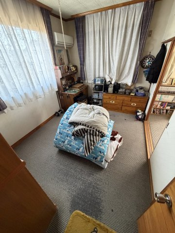 【一括販売】住居・作業場・資材置き場をまとめて確保！埼玉県幸手市北２丁目、南２丁目の洋室|2F-２面採光を確保した、独立性の高い２階の洋室です