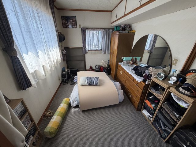 【一括販売】住居・作業場・資材置き場をまとめて確保！埼玉県幸手市北２丁目、南２丁目の洋室|2F-壁一面に収納や家具を配置しやすい形状の洋室です。