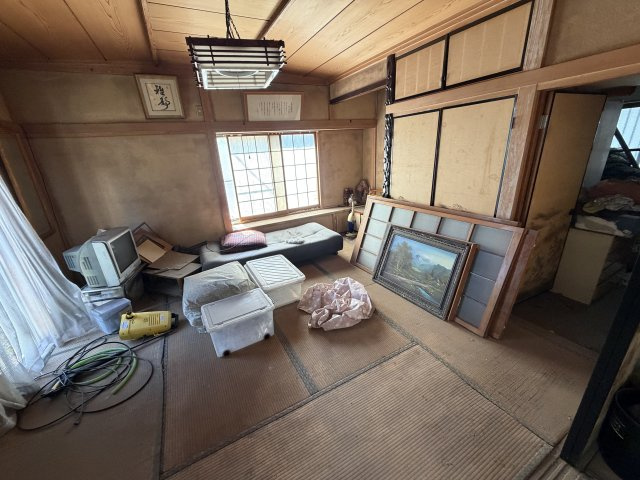 【一括販売】住居・作業場・資材置き場をまとめて確保！埼玉県幸手市北２丁目、南２丁目の和室|1F-畳や内装の修繕により、寮の寝室としても検討できます。