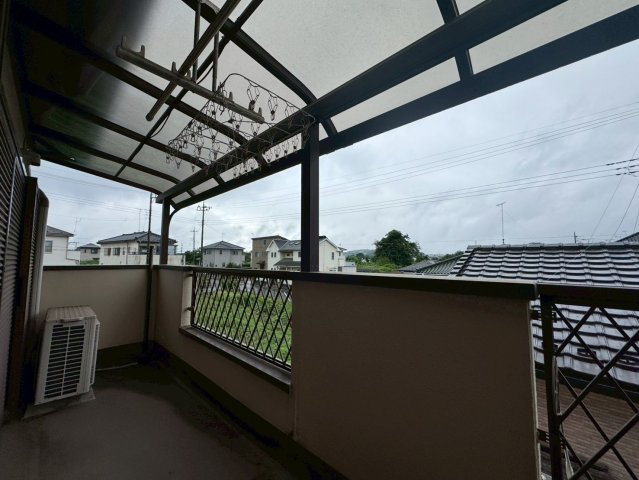 -三丁目不動産-　寄居町鉢形　平成6年築のバルコニー|バルコニーからの眺めを楽しみながら食事をしませんか