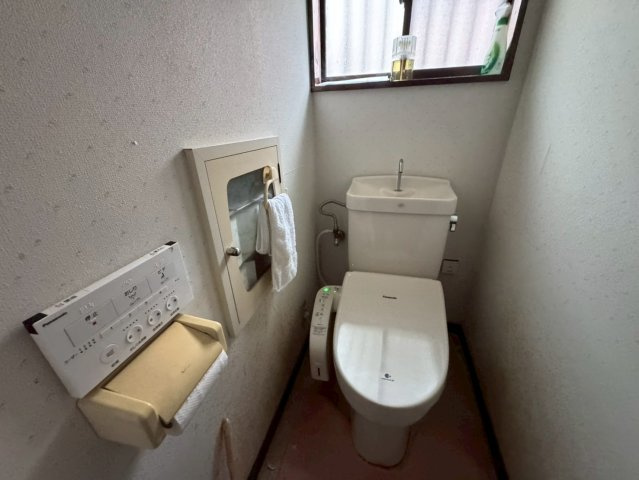 -三丁目不動産-　寄居町鉢形　平成6年築のトイレ|トイレもきれいです