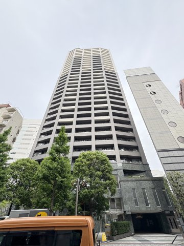 ファーストリアルタワー新宿の外観|落ち着いた雰囲気の外観です