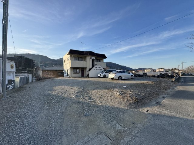 -三丁目不動産-　児玉郡神川町渡瀬　1棟アパートの駐車場|駐車場があります