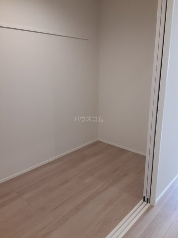 川口市末広１丁目のアパートの収納